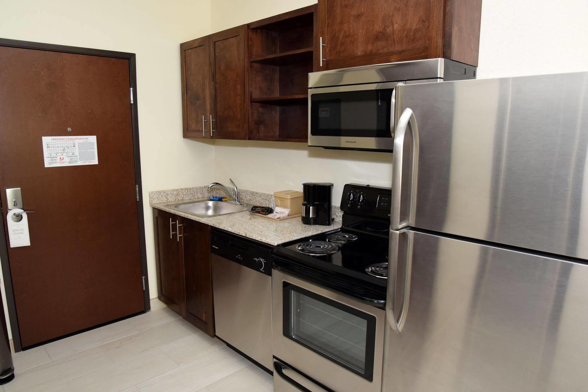 Home Away Kitchen Suites Enid Экстерьер фото
